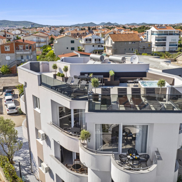 Aquarius Apartments, Aquarius Apartments with heated pool – Srima, Croatia Srima-vodice