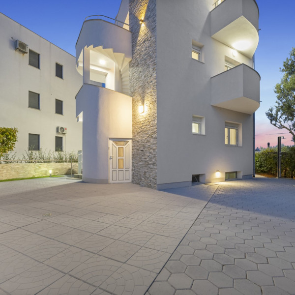 Aquarius Apartments, Aquarius Apartments with heated pool – Srima, Croatia Srima-vodice