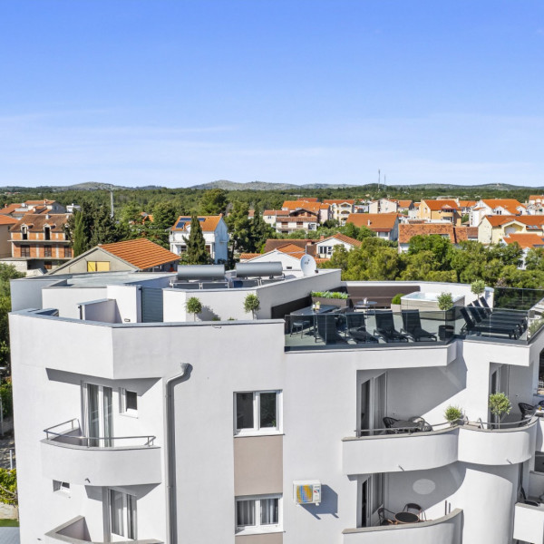 Aquarius Apartments, Aquarius Apartments with heated pool – Srima, Croatia Srima-vodice