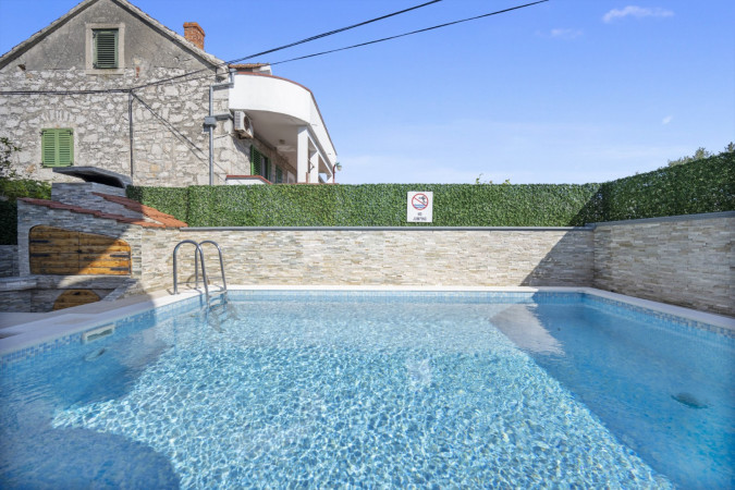 Exterior, Aquarius Apartments with heated pool – Srima, Croatia Srima-vodice